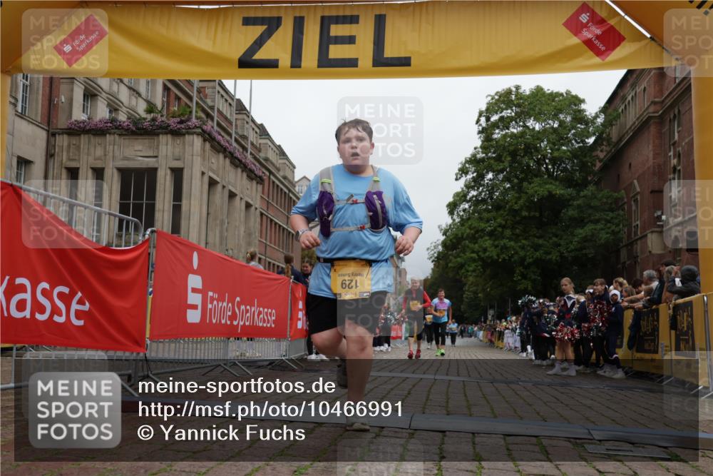 13.09.2026 - Kiel Lauf Yannick Fuchs http://msf.ph/oto/10466991 13.09.2026 10:02:30 Ziel 129, 565, 3131, 4673, 8297, 844, 3917, 4135, 2288, 3273, 6494, 844, 4702 meine-sportfotos.de