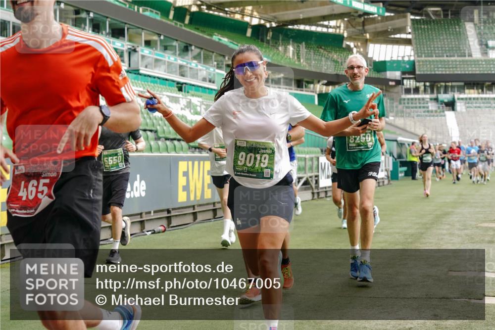 13.09.2026 - 21. swb-Marathon Bremen Michael Burmester http://msf.ph/oto/10467005 13.09.2026 12:57:06 Laufen im Stadion 307, 334, 411, 431, 465, 655, 769, 776, 854, 857, 876, 909, 926, 948, 1010, 1130, 1254, 1535, 1537, 1601, 1750, 1752, 1809, 1881, 1900, 1972, 2001, 2040, 2046, 2051, 2075, 2122, 2260, 2324, 2371, 2402, 2423, 2473, 2493, 2535, 2604, 2634, 2640, 2671, 2761, 2812, 2903, 2904, 2948, 3051, 3078, 3119, 3182, 3202, 3290, 3319, 3348, 3411, 3450, 3458, 3508, 3514, 3634, 3685, 3690, 3760, 3813, 3866, 3939, 4101, 4135, 4171, 4316, 4319, 4413, 4455, 4479, 4733 meine-sportfotos.de