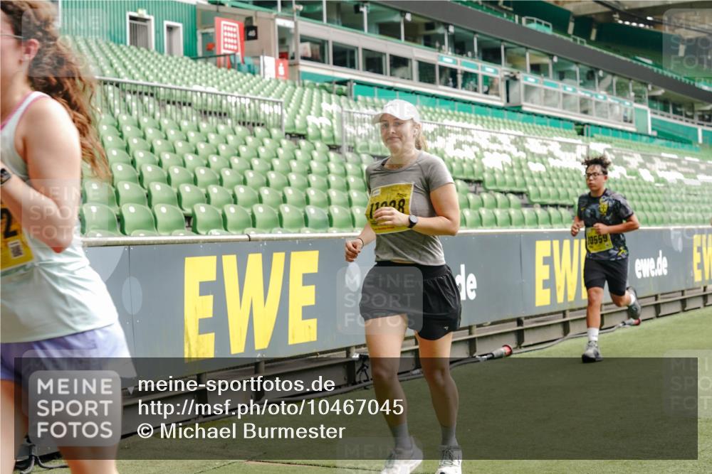 13.09.2026 - 21. swb-Marathon Bremen Michael Burmester http://msf.ph/oto/10467045 13.09.2026 10:35:49 Laufen im Stadion 10093, 10144, 10147, 10152, 10157, 10160, 10173, 10175, 10181, 10182, 10185, 10187, 10195, 10245, 10251, 10263, 10272, 10275, 10278, 10291, 10306, 10309, 10338, 10356, 10357, 10367, 10368, 10369, 10377, 10382, 10403, 10409, 10411, 10420, 10427, 10429, 10439, 10473, 10477, 10481, 10485, 10492, 10528, 10531, 10559, 10560, 10569, 10607, 10617, 10636, 10639, 10669, 10671, 10672, 10677, 10715, 10928, 11162, 11343, 11803, 11965, 10146, 10222 meine-sportfotos.de