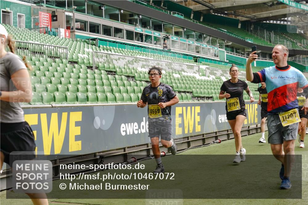 13.09.2026 - 21. swb-Marathon Bremen Michael Burmester http://msf.ph/oto/10467072 13.09.2026 10:35:50 Laufen im Stadion 10093, 10144, 10147, 10152, 10157, 10160, 10173, 10175, 10181, 10182, 10185, 10187, 10195, 10245, 10251, 10263, 10272, 10275, 10278, 10291, 10306, 10309, 10338, 10356, 10357, 10367, 10368, 10369, 10377, 10382, 10390, 10403, 10409, 10411, 10420, 10427, 10429, 10439, 10473, 10477, 10481, 10485, 10492, 10528, 10531, 10559, 10560, 10569, 10607, 10617, 10636, 10639, 10669, 10671, 10672, 10677, 10715, 10928, 11162, 11343, 11803, 11965, 10146, 10222 meine-sportfotos.de