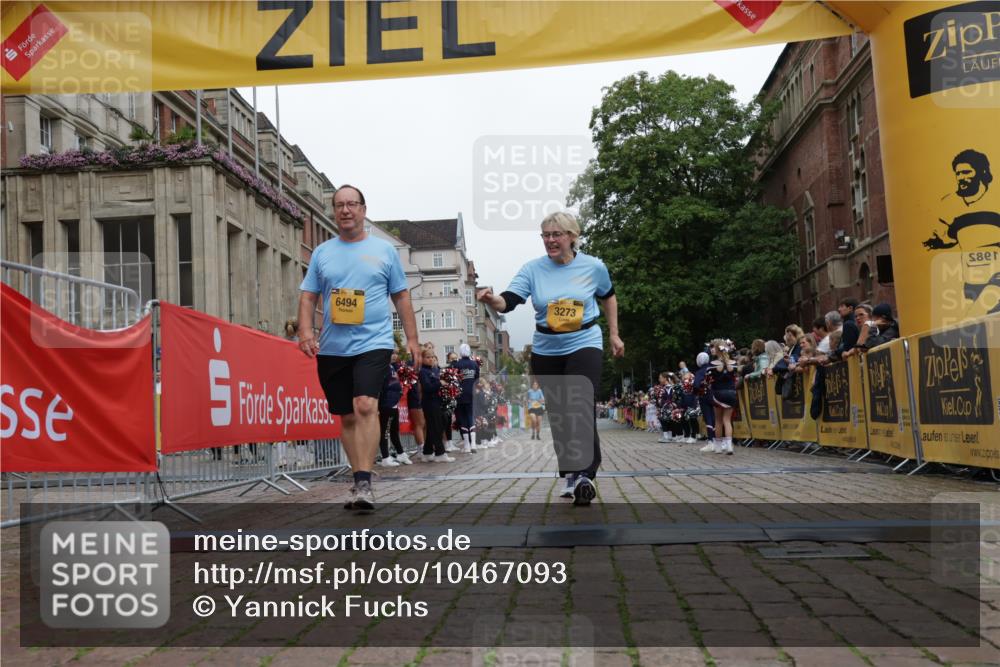 13.09.2026 - Kiel Lauf Yannick Fuchs http://msf.ph/oto/10467093 13.09.2026 10:02:55 Ziel 3273, 6494, 129, 565, 2288, 3131, 4673, 8297, 317, 6553, 8249, 11629, 3917, 4135, 4673, 8297 meine-sportfotos.de