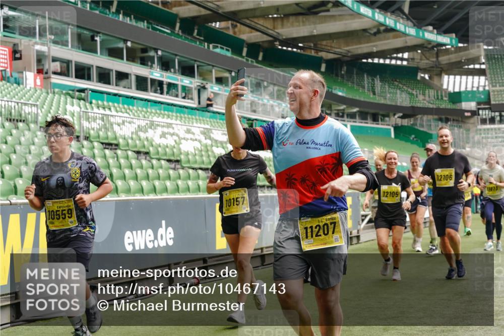 13.09.2026 - 21. swb-Marathon Bremen Michael Burmester http://msf.ph/oto/10467143 13.09.2026 10:35:50 Laufen im Stadion 10093, 10144, 10147, 10152, 10157, 10160, 10173, 10175, 10181, 10182, 10185, 10187, 10195, 10245, 10251, 10263, 10272, 10275, 10278, 10291, 10306, 10309, 10338, 10356, 10357, 10367, 10368, 10369, 10377, 10382, 10390, 10403, 10409, 10411, 10420, 10427, 10429, 10439, 10473, 10477, 10481, 10485, 10492, 10528, 10531, 10559, 10560, 10569, 10607, 10617, 10636, 10639, 10669, 10671, 10672, 10677, 10715, 10928, 11162, 11343, 11803, 11965, 10146, 10222 meine-sportfotos.de
