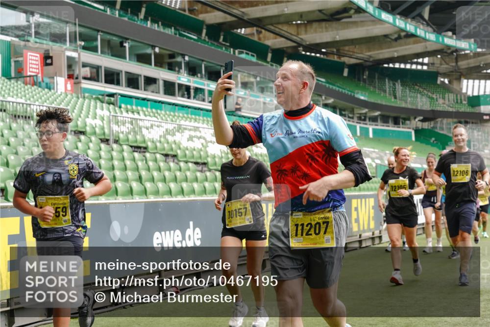 13.09.2026 - 21. swb-Marathon Bremen Michael Burmester http://msf.ph/oto/10467195 13.09.2026 10:35:51 Laufen im Stadion 10093, 10144, 10147, 10152, 10157, 10160, 10173, 10175, 10181, 10182, 10185, 10187, 10195, 10245, 10251, 10263, 10272, 10275, 10278, 10291, 10306, 10309, 10338, 10357, 10367, 10368, 10369, 10377, 10382, 10390, 10403, 10409, 10411, 10420, 10427, 10429, 10439, 10473, 10477, 10481, 10485, 10492, 10528, 10531, 10559, 10560, 10569, 10607, 10617, 10636, 10639, 10669, 10671, 10672, 10677, 10715, 10928, 11162, 11343, 11803, 11965, 10146, 10222 meine-sportfotos.de