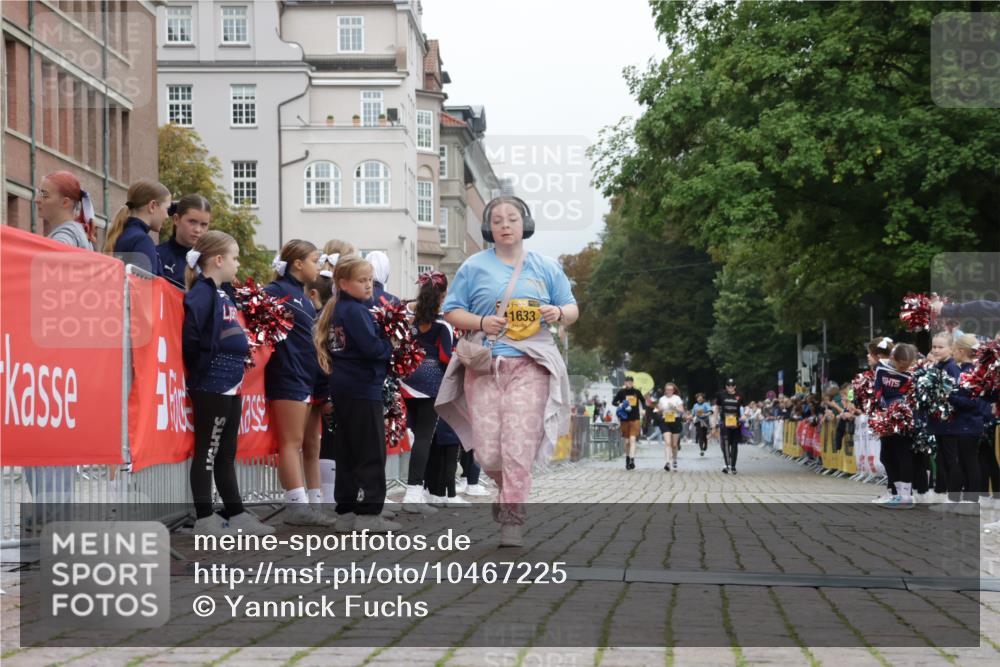 13.09.2026 - Kiel Lauf Yannick Fuchs http://msf.ph/oto/10467225 13.09.2026 10:03:26 Ziel 11633, 317, 6553, 8249, 11629, 543, 3273, 6494 meine-sportfotos.de