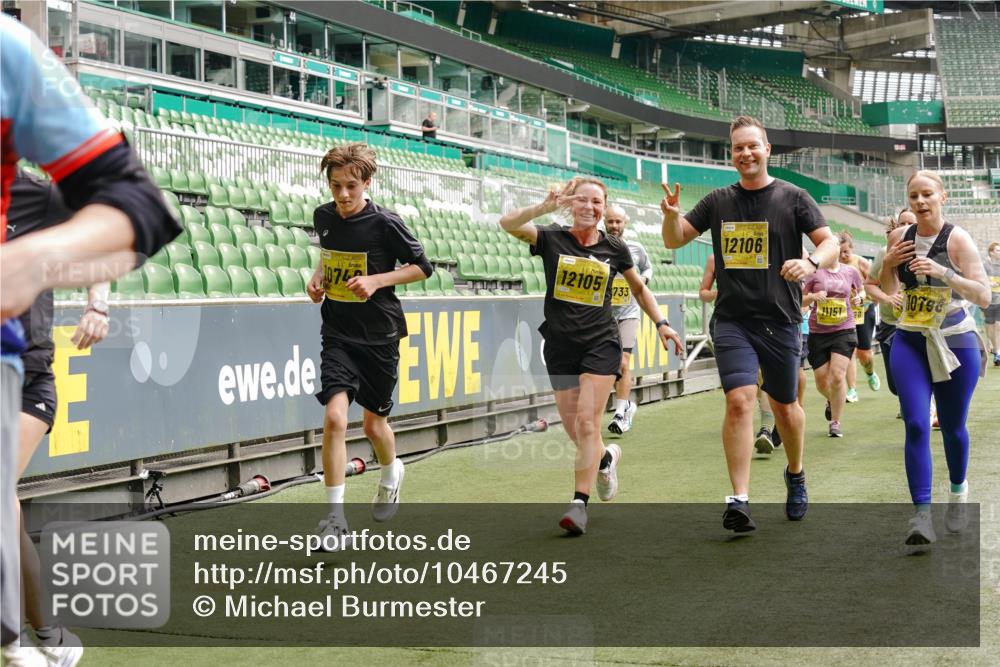 13.09.2026 - 21. swb-Marathon Bremen Michael Burmester http://msf.ph/oto/10467245 13.09.2026 10:35:52 Laufen im Stadion 10093, 10144, 10147, 10152, 10157, 10160, 10173, 10175, 10181, 10182, 10185, 10187, 10195, 10245, 10251, 10263, 10272, 10275, 10278, 10291, 10306, 10309, 10338, 10357, 10367, 10368, 10369, 10377, 10382, 10390, 10403, 10409, 10411, 10420, 10427, 10429, 10439, 10473, 10477, 10481, 10485, 10492, 10528, 10531, 10559, 10560, 10569, 10607, 10617, 10636, 10639, 10669, 10671, 10672, 10677, 10715, 10928, 11162, 11343, 11803, 11965, 10146, 10222 meine-sportfotos.de