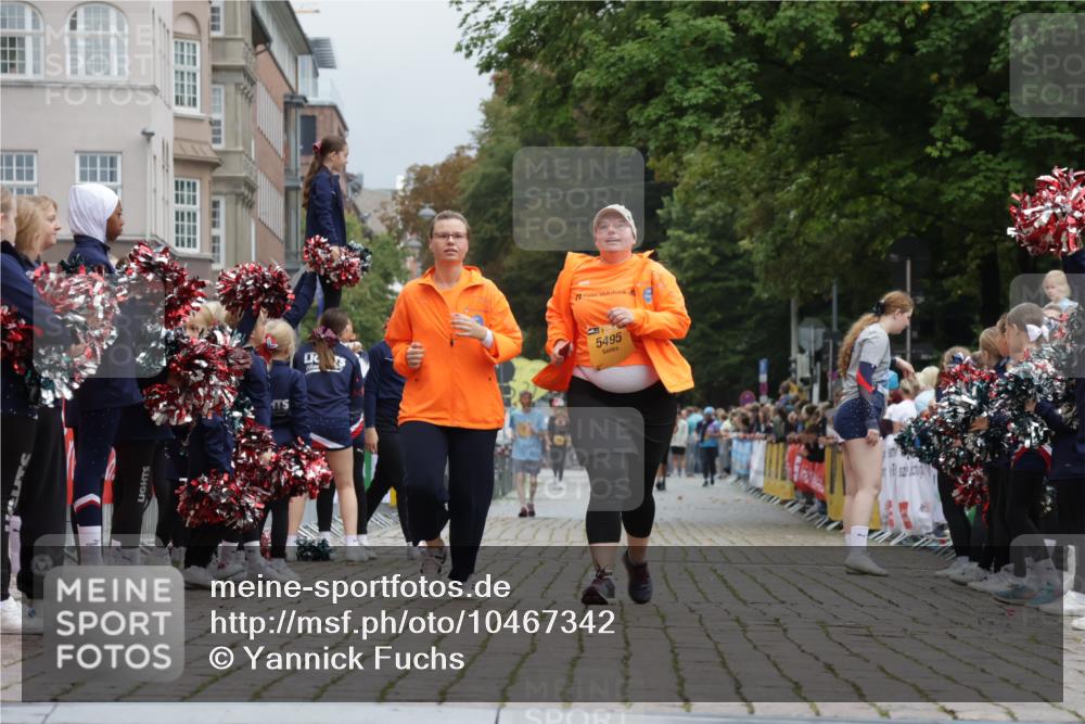 13.09.2026 - Kiel Lauf Yannick Fuchs http://msf.ph/oto/10467342 13.09.2026 10:04:50 Ziel 5493, 5495, 8443 meine-sportfotos.de