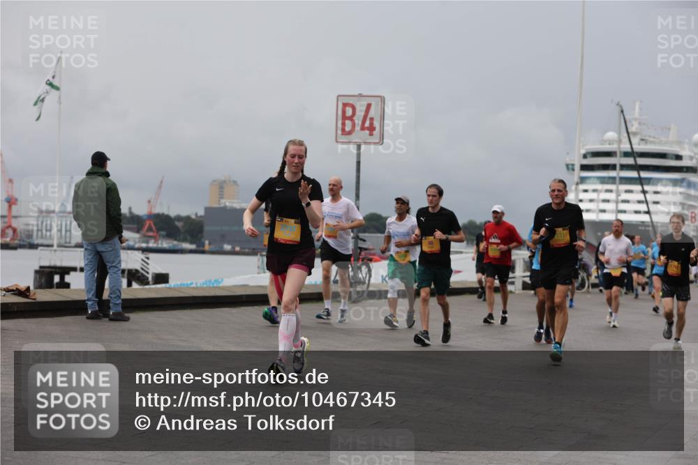 13.09.2026 - Kiel Lauf Andreas Tolksdorf http://msf.ph/oto/10467345 13.09.2026 12:07:56 Kiellinie 4, 86, 131, 1747 meine-sportfotos.de