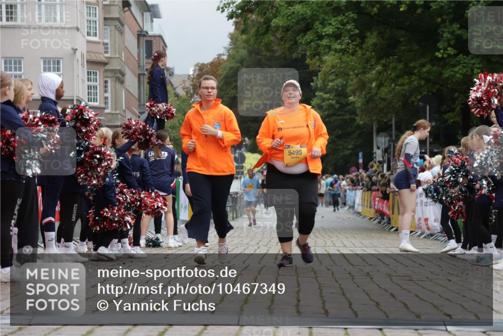 13.09.2026 - Kiel Lauf Yannick Fuchs http://msf.ph/oto/10467349 13.09.2026 10:04:50 Ziel 5493, 5495, 8443 meine-sportfotos.de
