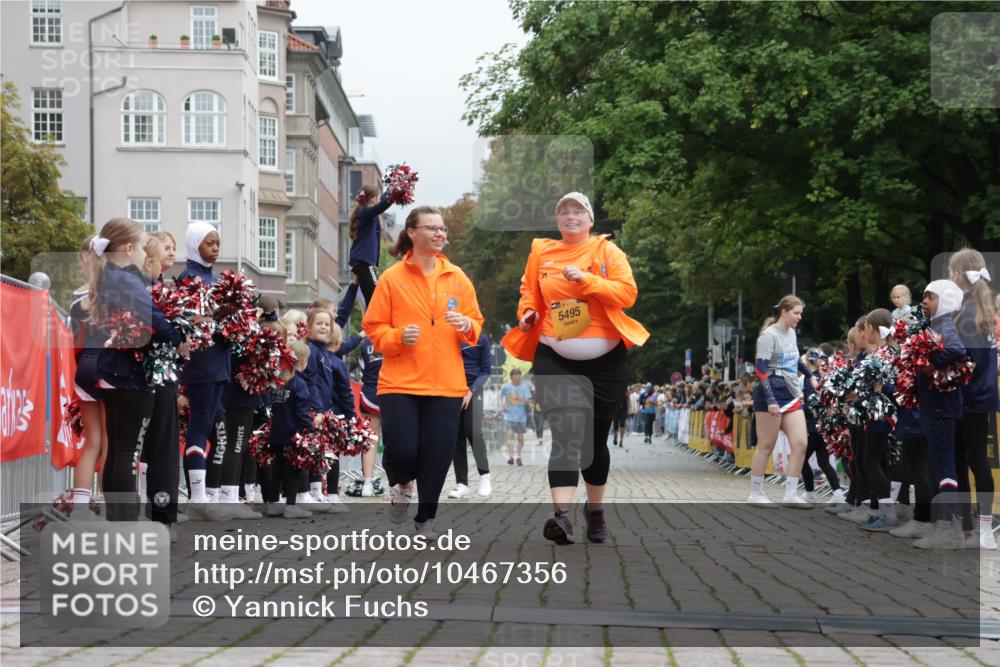 13.09.2026 - Kiel Lauf Yannick Fuchs http://msf.ph/oto/10467356 13.09.2026 10:04:51 Ziel 5493, 5495, 8443 meine-sportfotos.de