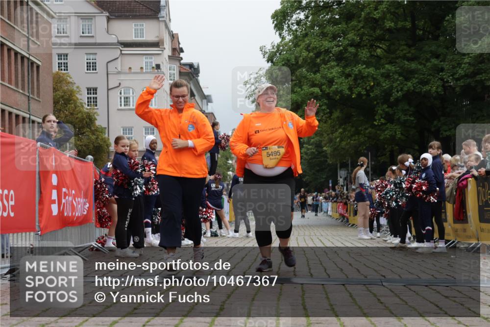 13.09.2026 - Kiel Lauf Yannick Fuchs http://msf.ph/oto/10467367 13.09.2026 10:04:54 Ziel 5493, 5495, 8443 meine-sportfotos.de