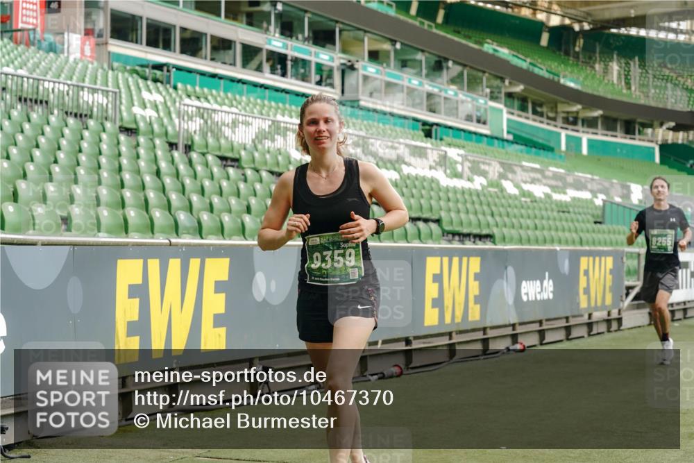 13.09.2026 - 21. swb-Marathon Bremen Michael Burmester http://msf.ph/oto/10467370 13.09.2026 12:57:13 Laufen im Stadion 307, 334, 411, 431, 465, 769, 776, 854, 857, 876, 909, 926, 948, 1010, 1130, 1191, 1199, 1254, 1535, 1601, 1750, 1752, 1809, 1881, 1900, 1972, 2001, 2040, 2046, 2051, 2075, 2122, 2260, 2324, 2371, 2397, 2402, 2423, 2473, 2493, 2535, 2634, 2640, 2671, 2761, 2812, 2903, 2904, 2948, 3051, 3078, 3119, 3182, 3202, 3290, 3319, 3348, 3411, 3450, 3458, 3508, 3514, 3634, 3685, 3690, 3695, 3760, 3813, 3866, 3939, 4101, 4135, 4171, 4316, 4319, 4455, 4479 meine-sportfotos.de