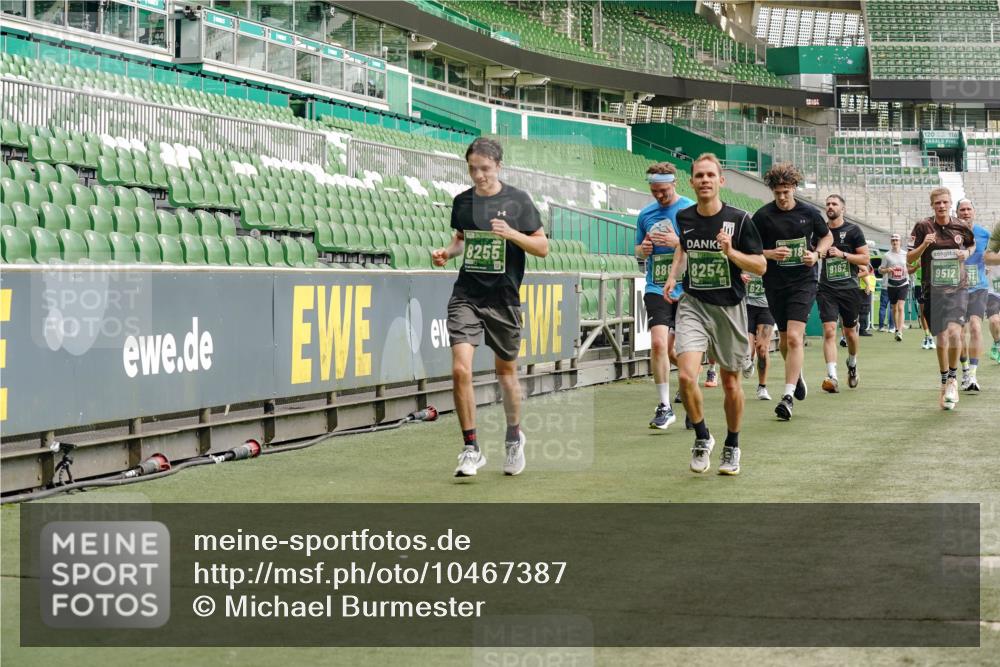 13.09.2026 - 21. swb-Marathon Bremen Michael Burmester http://msf.ph/oto/10467387 13.09.2026 12:57:14 Laufen im Stadion 307, 334, 411, 431, 465, 769, 776, 857, 876, 909, 926, 948, 1010, 1130, 1191, 1199, 1254, 1535, 1601, 1750, 1752, 1809, 1881, 1900, 1972, 2001, 2040, 2046, 2051, 2075, 2122, 2260, 2324, 2371, 2397, 2402, 2423, 2473, 2493, 2535, 2634, 2640, 2671, 2761, 2812, 2903, 2904, 2948, 3051, 3078, 3119, 3138, 3182, 3202, 3290, 3319, 3348, 3411, 3450, 3458, 3508, 3514, 3634, 3685, 3690, 3695, 3760, 3813, 3866, 3939, 4101, 4135, 4171, 4316, 4319, 4455, 4479 meine-sportfotos.de