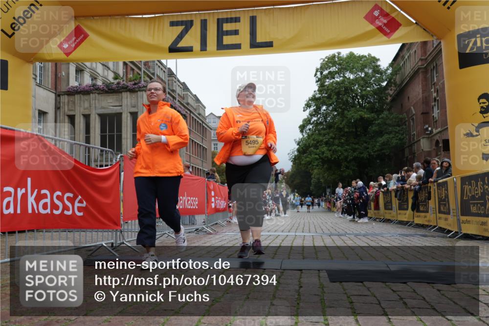13.09.2026 - Kiel Lauf Yannick Fuchs http://msf.ph/oto/10467394 13.09.2026 10:04:57 Ziel 5493, 5495, 5050, 11874 meine-sportfotos.de