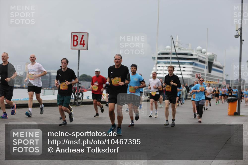 13.09.2026 - Kiel Lauf Andreas Tolksdorf http://msf.ph/oto/10467395 13.09.2026 12:07:57 Kiellinie 86, 4, 1131, 1024, 1747 meine-sportfotos.de