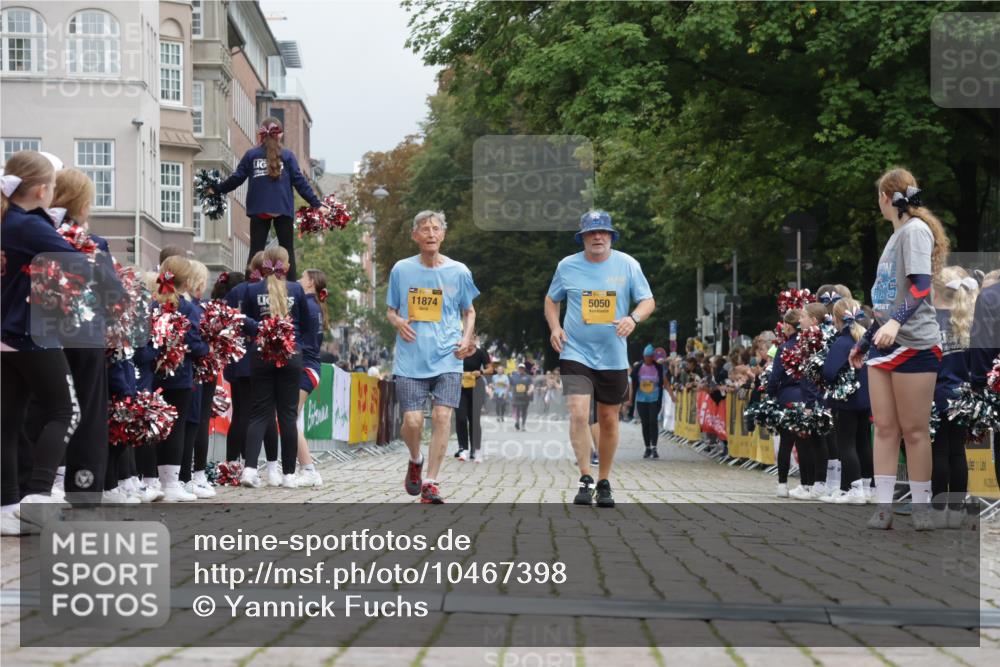 13.09.2026 - Kiel Lauf Yannick Fuchs http://msf.ph/oto/10467398 13.09.2026 10:05:12 Ziel 5050, 11874, 5493, 5495, 4295, 10457 meine-sportfotos.de