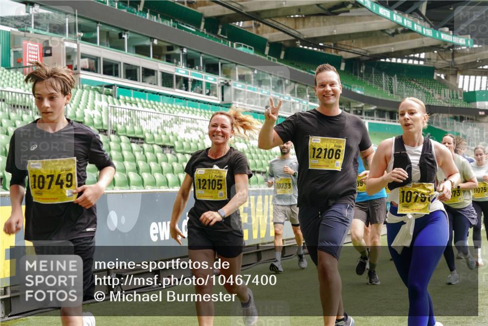 13.09.2026 - 21. swb-Marathon Bremen Michael Burmester http://msf.ph/oto/10467400 13.09.2026 10:35:53 Laufen im Stadion 10093, 10144, 10147, 10152, 10157, 10160, 10173, 10175, 10181, 10182, 10185, 10187, 10195, 10245, 10251, 10263, 10272, 10275, 10278, 10291, 10306, 10309, 10338, 10357, 10367, 10368, 10369, 10377, 10382, 10390, 10403, 10409, 10411, 10420, 10427, 10429, 10439, 10473, 10477, 10481, 10485, 10492, 10528, 10531, 10559, 10560, 10569, 10607, 10617, 10636, 10639, 10669, 10671, 10672, 10677, 10715, 10928, 11162, 11343, 11803, 11965, 10146, 10222 meine-sportfotos.de