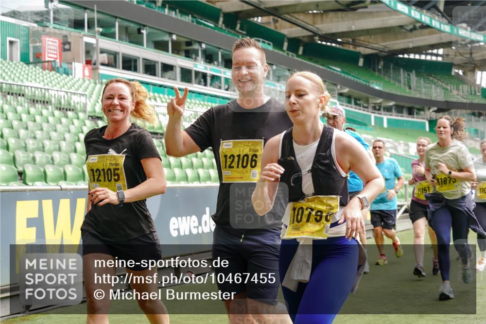 13.09.2026 - 21. swb-Marathon Bremen Michael Burmester http://msf.ph/oto/10467455 13.09.2026 10:35:53 Laufen im Stadion 10093, 10144, 10147, 10152, 10157, 10160, 10173, 10175, 10181, 10182, 10185, 10187, 10195, 10245, 10251, 10263, 10272, 10275, 10278, 10291, 10306, 10309, 10338, 10357, 10367, 10368, 10369, 10377, 10382, 10390, 10403, 10409, 10411, 10420, 10427, 10429, 10439, 10473, 10477, 10481, 10485, 10492, 10528, 10531, 10559, 10560, 10569, 10607, 10617, 10636, 10639, 10669, 10671, 10672, 10677, 10715, 10928, 11162, 11343, 11803, 11965, 10146, 10222 meine-sportfotos.de