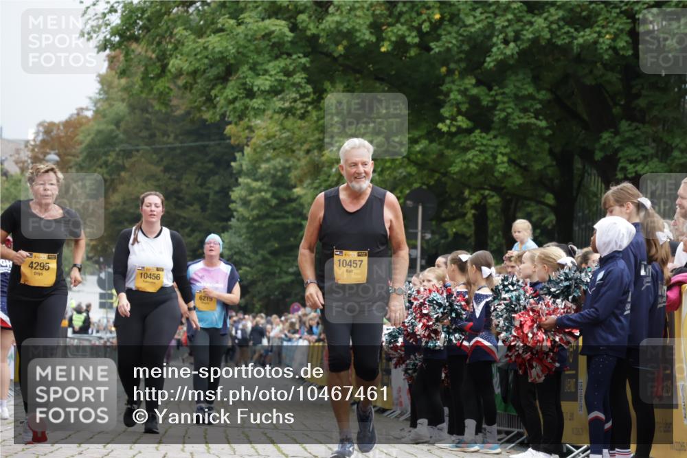 13.09.2026 - Kiel Lauf Yannick Fuchs http://msf.ph/oto/10467461 13.09.2026 10:05:29 Ziel 4295, 10457, 5050, 11874, 6219, 10456, 5493, 5495 meine-sportfotos.de