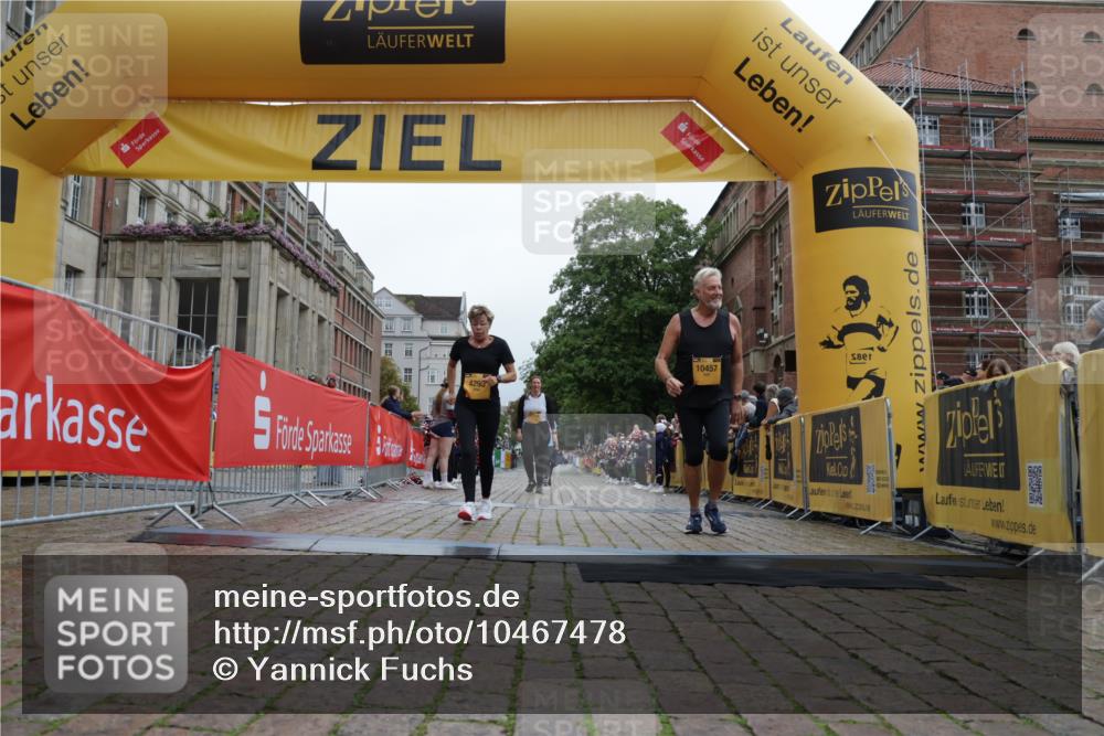 13.09.2026 - Kiel Lauf Yannick Fuchs http://msf.ph/oto/10467478 13.09.2026 10:05:36 Ziel 4295, 6219, 10456, 10457, 5050, 11874, 10466 meine-sportfotos.de