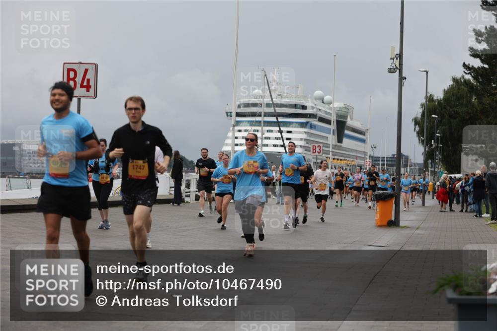 13.09.2026 - Kiel Lauf Andreas Tolksdorf http://msf.ph/oto/10467490 13.09.2026 12:08:00 Kiellinie 6419, 1747, 975, 3 meine-sportfotos.de
