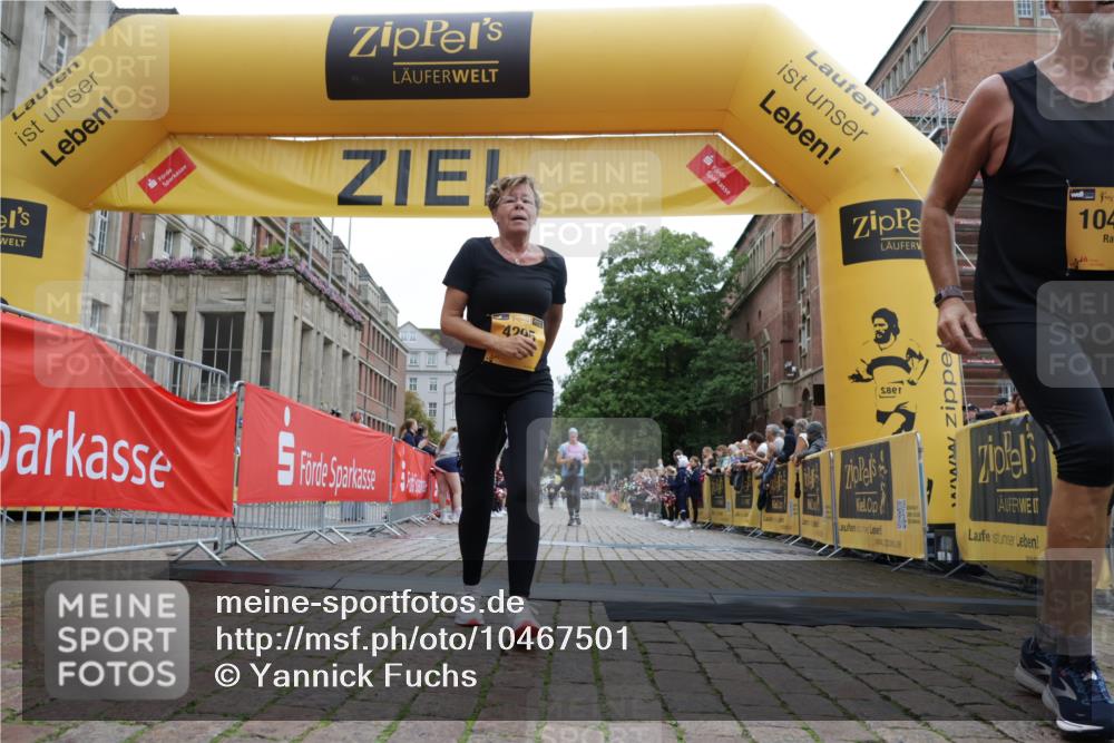 13.09.2026 - Kiel Lauf Yannick Fuchs http://msf.ph/oto/10467501 13.09.2026 10:05:38 Ziel 4295, 6219, 10456, 10457, 5050, 11874, 6850, 10466 meine-sportfotos.de