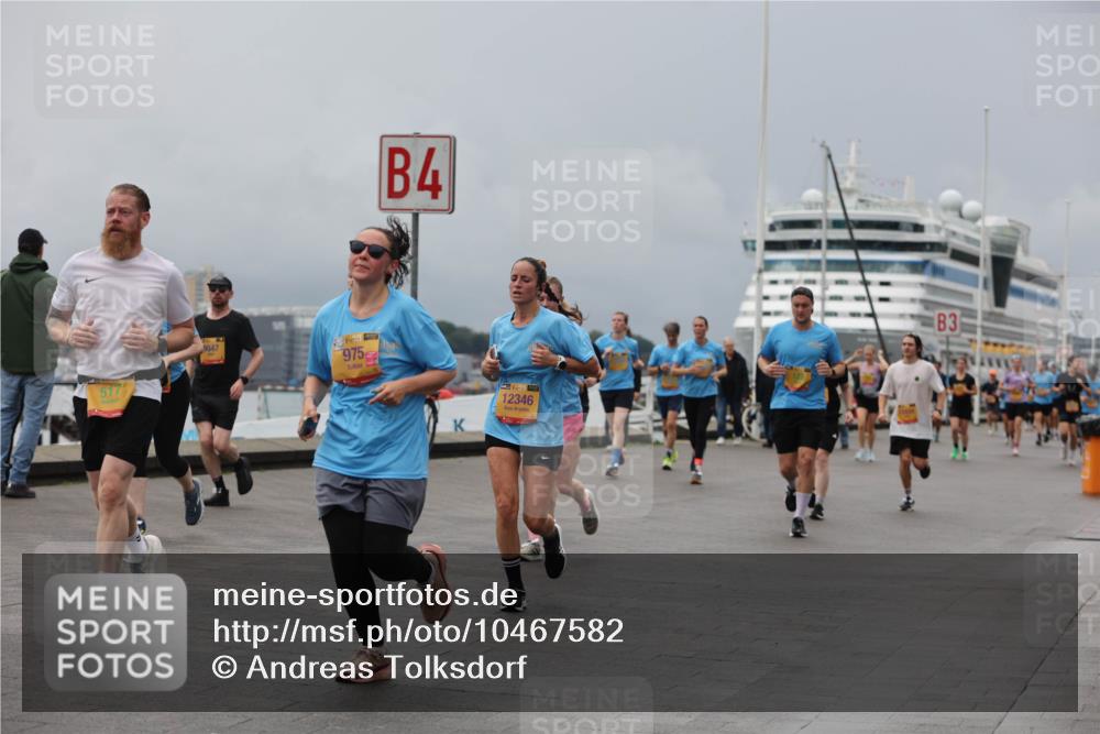 13.09.2026 - Kiel Lauf Andreas Tolksdorf http://msf.ph/oto/10467582 13.09.2026 12:08:03 Kiellinie 517, 9847, 975, 4, 39, 12346, 3 meine-sportfotos.de