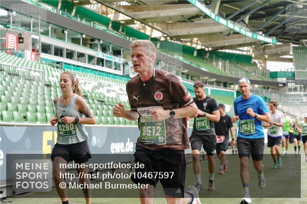 13.09.2026 - 21. swb-Marathon Bremen Michael Burmester http://msf.ph/oto/10467597 13.09.2026 12:57:19 Laufen im Stadion 307, 334, 431, 465, 769, 776, 789, 790, 857, 876, 909, 926, 948, 1010, 1130, 1191, 1199, 1254, 1535, 1601, 1750, 1752, 1809, 1881, 1900, 1972, 2001, 2040, 2046, 2051, 2075, 2260, 2324, 2371, 2397, 2402, 2423, 2473, 2493, 2535, 2634, 2640, 2671, 2761, 2812, 2903, 2904, 2948, 3051, 3078, 3119, 3138, 3182, 3186, 3202, 3290, 3319, 3348, 3411, 3450, 3458, 3508, 3514, 3634, 3655, 3685, 3690, 3695, 3760, 3813, 3866, 3939, 4101, 4171, 4316, 4319, 4455, 4479 meine-sportfotos.de