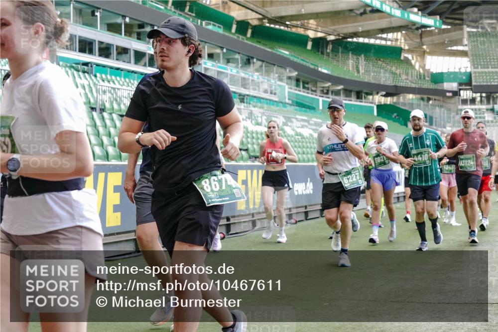 13.09.2026 - 21. swb-Marathon Bremen Michael Burmester http://msf.ph/oto/10467611 13.09.2026 13:13:39 Laufen im Stadion 118, 183, 270, 278, 349, 460, 514, 576, 600, 631, 695, 702, 768, 933, 950, 956, 1005, 1143, 1286, 1334, 1392, 1408, 1426, 1573, 1596, 1641, 1819, 1991, 2005, 2024, 2035, 2079, 2233, 2264, 2387, 2412, 2439, 2457, 2461, 2478, 2505, 2521, 2540, 2564, 2612, 2665, 2684, 2693, 2765, 2773, 2792, 2815, 2816, 2829, 2860, 2884, 2887, 2895, 2921, 2963, 2966, 2972, 2975, 3016, 3111, 3155, 3209, 3253, 3277, 3293, 3304, 3313, 3378, 3405, 3428, 3434, 3653, 3661 meine-sportfotos.de