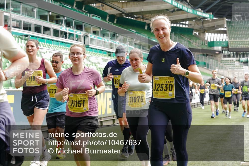 13.09.2026 - 21. swb-Marathon Bremen Michael Burmester http://msf.ph/oto/10467637 13.09.2026 10:35:56 Laufen im Stadion 10093, 10144, 10147, 10152, 10157, 10160, 10173, 10175, 10181, 10182, 10185, 10187, 10195, 10245, 10251, 10257, 10263, 10272, 10275, 10278, 10291, 10306, 10309, 10338, 10357, 10367, 10368, 10369, 10377, 10382, 10390, 10403, 10409, 10411, 10420, 10427, 10429, 10439, 10473, 10477, 10481, 10485, 10492, 10528, 10531, 10559, 10560, 10569, 10607, 10617, 10636, 10639, 10671, 10672, 10677, 10715, 10928, 11162, 11803, 11965, 10146, 10222 meine-sportfotos.de