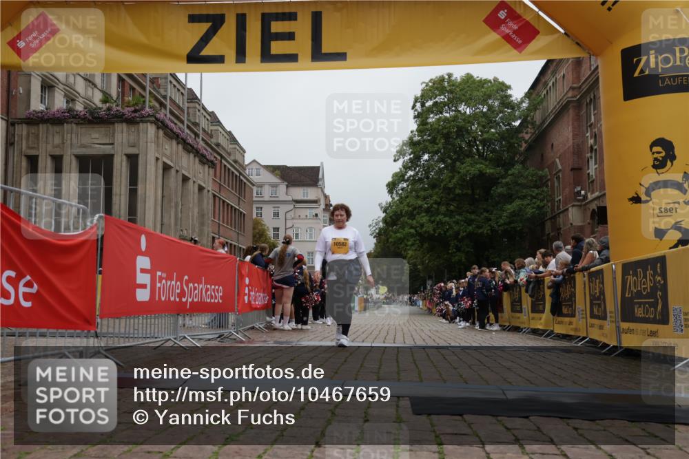 13.09.2026 - Kiel Lauf Yannick Fuchs http://msf.ph/oto/10467659 13.09.2026 10:06:24 Ziel 10582, 11398, 6850, 10466, 11398 meine-sportfotos.de