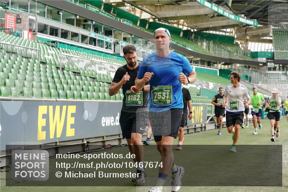 13.09.2026 - 21. swb-Marathon Bremen Michael Burmester http://msf.ph/oto/10467674 13.09.2026 12:57:20 Laufen im Stadion 307, 334, 431, 465, 769, 776, 789, 790, 857, 876, 909, 926, 948, 1010, 1130, 1191, 1199, 1254, 1535, 1601, 1750, 1752, 1809, 1881, 1900, 1972, 2001, 2040, 2046, 2051, 2075, 2260, 2324, 2371, 2397, 2402, 2423, 2473, 2493, 2535, 2634, 2640, 2671, 2761, 2812, 2903, 2904, 2948, 3051, 3078, 3119, 3138, 3182, 3186, 3202, 3290, 3319, 3348, 3411, 3450, 3458, 3508, 3514, 3534, 3634, 3655, 3685, 3690, 3695, 3760, 3813, 3866, 3939, 4101, 4171, 4316, 4319, 4455, 4479 meine-sportfotos.de