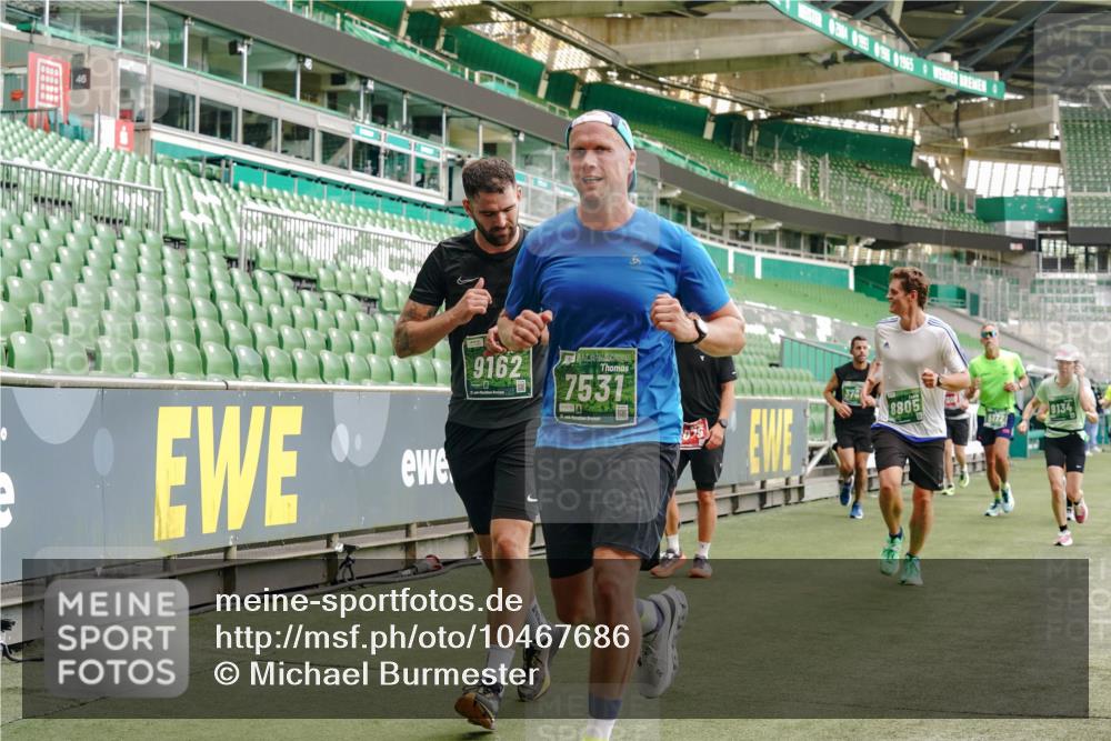 13.09.2026 - 21. swb-Marathon Bremen Michael Burmester http://msf.ph/oto/10467686 13.09.2026 12:57:21 Laufen im Stadion 307, 334, 431, 465, 769, 776, 789, 790, 857, 876, 909, 926, 948, 1010, 1119, 1130, 1191, 1199, 1254, 1535, 1601, 1750, 1752, 1809, 1881, 1900, 1972, 2001, 2040, 2046, 2051, 2075, 2260, 2324, 2371, 2397, 2402, 2423, 2473, 2493, 2535, 2634, 2640, 2671, 2761, 2812, 2903, 2904, 2948, 3051, 3078, 3119, 3138, 3182, 3186, 3202, 3290, 3319, 3348, 3411, 3450, 3458, 3508, 3514, 3534, 3634, 3655, 3685, 3690, 3695, 3760, 3813, 3866, 3939, 4101, 4171, 4316, 4319, 4455, 4479 meine-sportfotos.de