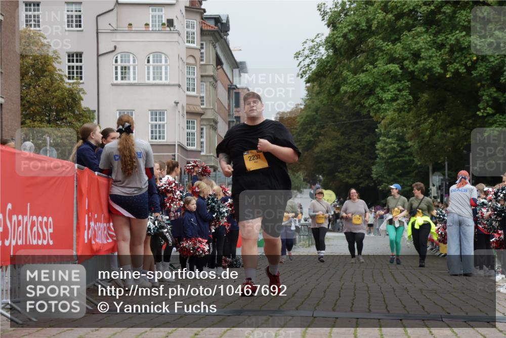 13.09.2026 - Kiel Lauf Yannick Fuchs http://msf.ph/oto/10467692 13.09.2026 10:07:29 Ziel 2237, 1389, 2347, 11296, 12055, 12056 meine-sportfotos.de