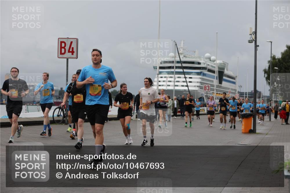 13.09.2026 - Kiel Lauf Andreas Tolksdorf http://msf.ph/oto/10467693 13.09.2026 12:08:06 Kiellinie 4, 5892, 128, 2223, 3 meine-sportfotos.de