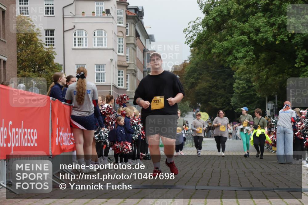 13.09.2026 - Kiel Lauf Yannick Fuchs http://msf.ph/oto/10467698 13.09.2026 10:07:29 Ziel 2237, 1389, 2347, 11296, 12055, 12056 meine-sportfotos.de