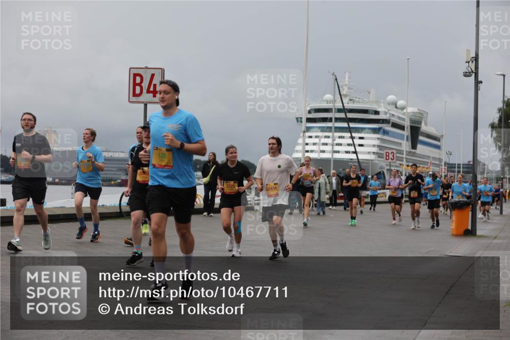 13.09.2026 - Kiel Lauf Andreas Tolksdorf http://msf.ph/oto/10467711 13.09.2026 12:08:07 Kiellinie 4, 5892, 128, 2223, 12434, 3 meine-sportfotos.de