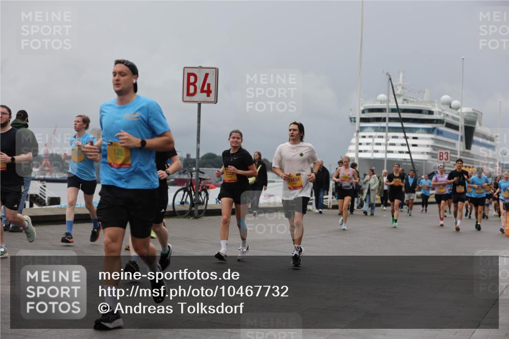 13.09.2026 - Kiel Lauf Andreas Tolksdorf http://msf.ph/oto/10467732 13.09.2026 12:08:08 Kiellinie 4, 128, 2223, 12434, 3 meine-sportfotos.de