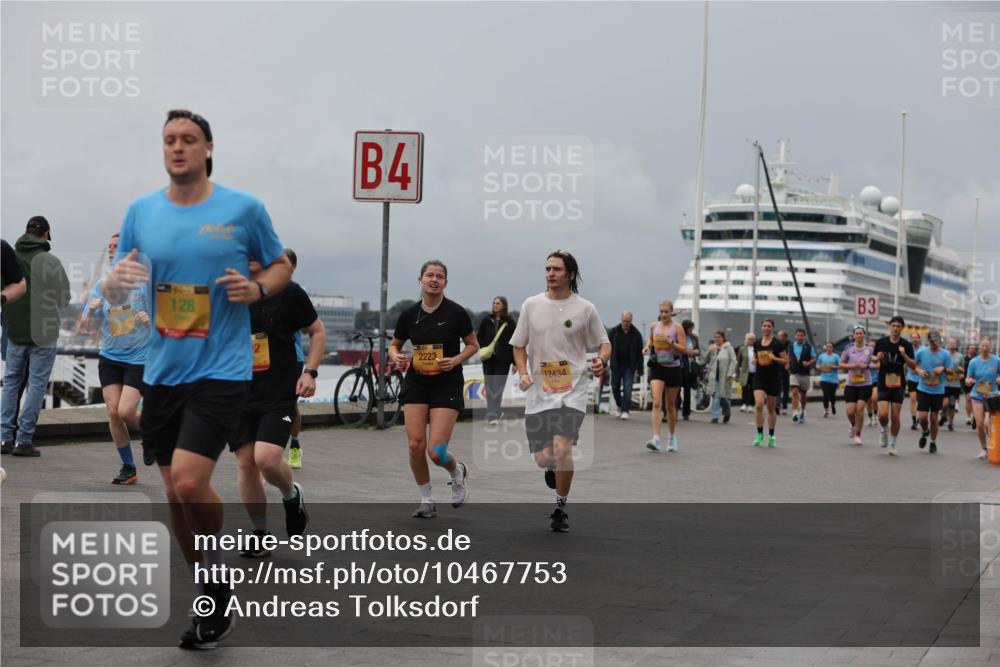 13.09.2026 - Kiel Lauf Andreas Tolksdorf http://msf.ph/oto/10467753 13.09.2026 12:08:08 Kiellinie 128, 4, 2223, 12434, 3 meine-sportfotos.de