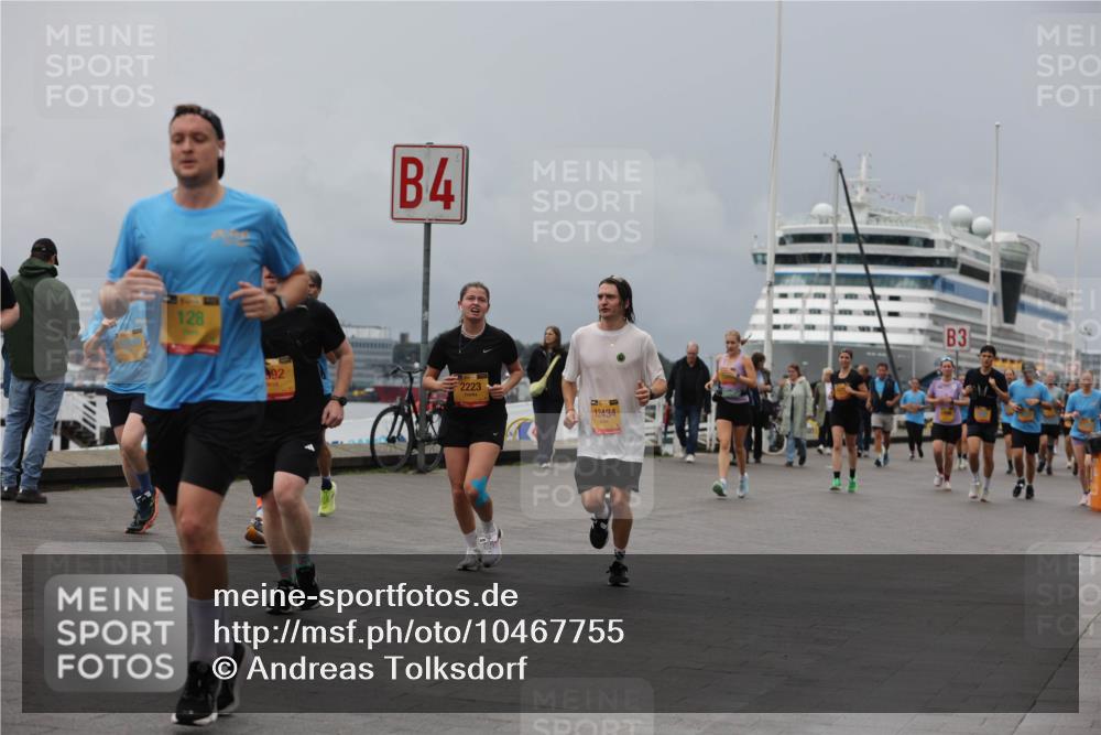 13.09.2026 - Kiel Lauf Andreas Tolksdorf http://msf.ph/oto/10467755 13.09.2026 12:08:08 Kiellinie 128, 4, 92, 2223, 12434, 3 meine-sportfotos.de