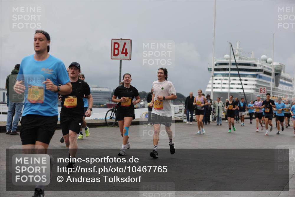 13.09.2026 - Kiel Lauf Andreas Tolksdorf http://msf.ph/oto/10467765 13.09.2026 12:08:08 Kiellinie 128, 5892, 4, 223, 12434, 3 meine-sportfotos.de