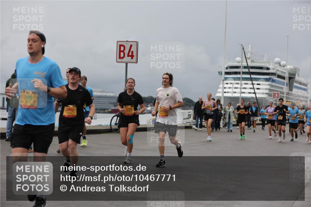 13.09.2026 - Kiel Lauf Andreas Tolksdorf http://msf.ph/oto/10467771 13.09.2026 12:08:08 Kiellinie 4, 128, 5892, 2223, 3 meine-sportfotos.de