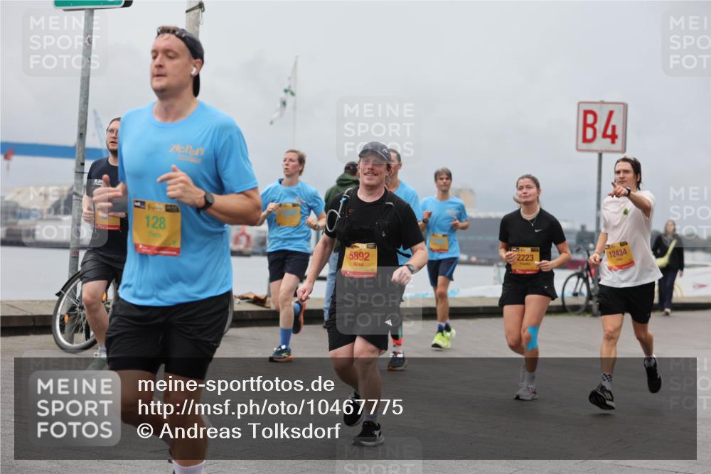 13.09.2026 - Kiel Lauf Andreas Tolksdorf http://msf.ph/oto/10467775 13.09.2026 12:08:09 Kiellinie 128, 5892, 2223, 4, 12434 meine-sportfotos.de