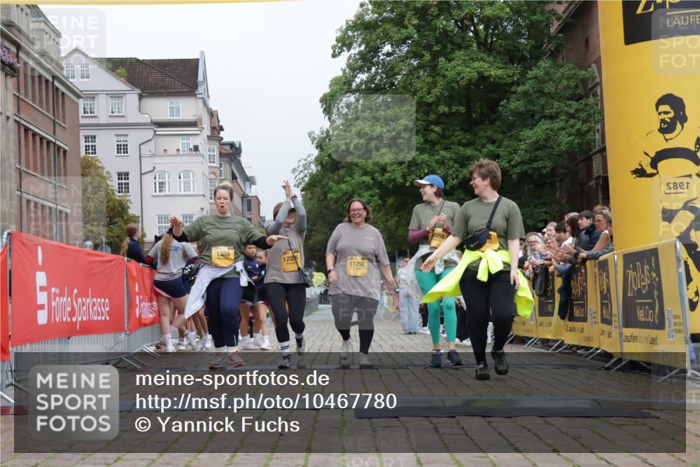 13.09.2026 - Kiel Lauf Yannick Fuchs http://msf.ph/oto/10467780 13.09.2026 10:07:45 Ziel 1389, 2347, 11296, 12055, 12056, 2237 meine-sportfotos.de