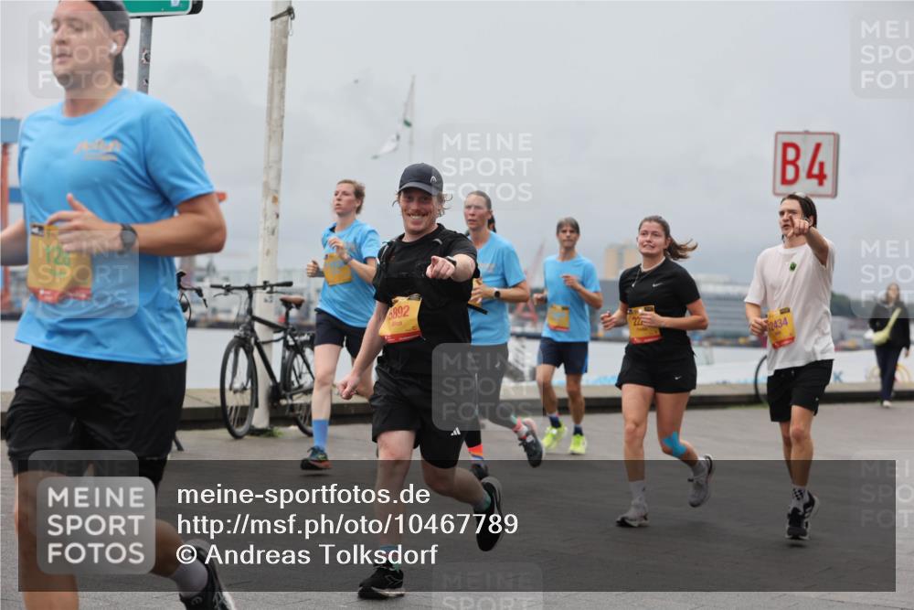 13.09.2026 - Kiel Lauf Andreas Tolksdorf http://msf.ph/oto/10467789 13.09.2026 12:08:09 Kiellinie 128, 5892, 12434, 4 meine-sportfotos.de