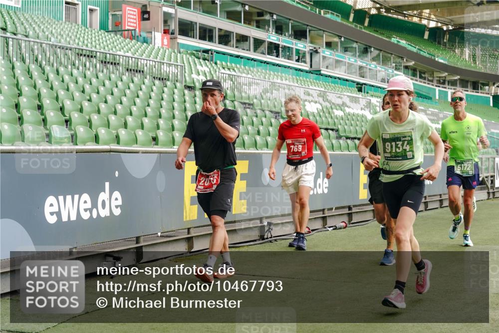 13.09.2026 - 21. swb-Marathon Bremen Michael Burmester http://msf.ph/oto/10467793 13.09.2026 12:57:24 Laufen im Stadion 307, 334, 431, 465, 672, 769, 776, 789, 790, 857, 876, 909, 926, 948, 1010, 1119, 1130, 1191, 1199, 1254, 1535, 1601, 1647, 1750, 1752, 1809, 1881, 1900, 1933, 1972, 2001, 2040, 2046, 2051, 2075, 2324, 2371, 2397, 2402, 2423, 2473, 2493, 2535, 2634, 2640, 2671, 2761, 2812, 2903, 2904, 2948, 3051, 3078, 3119, 3138, 3182, 3186, 3202, 3290, 3319, 3338, 3348, 3411, 3450, 3458, 3514, 3534, 3634, 3655, 3685, 3690, 3695, 3760, 3813, 3866, 3939, 4101, 4171, 4316, 4319, 4455, 4479 meine-sportfotos.de