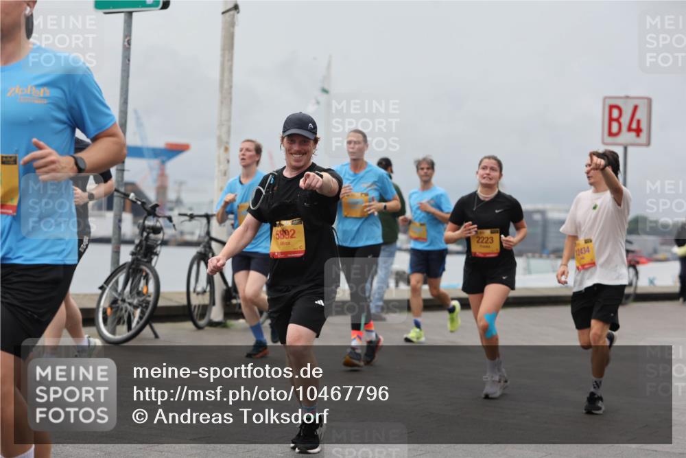 13.09.2026 - Kiel Lauf Andreas Tolksdorf http://msf.ph/oto/10467796 13.09.2026 12:08:09 Kiellinie 5892, 2223, 12434, 4 meine-sportfotos.de