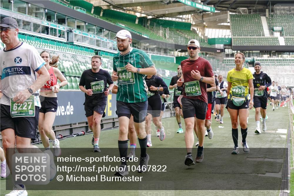 13.09.2026 - 21. swb-Marathon Bremen Michael Burmester http://msf.ph/oto/10467822 13.09.2026 13:13:41 Laufen im Stadion 118, 183, 270, 278, 349, 460, 514, 576, 600, 631, 695, 702, 768, 933, 950, 956, 1005, 1143, 1286, 1334, 1392, 1408, 1426, 1573, 1596, 1641, 1818, 1819, 1991, 2005, 2024, 2035, 2079, 2233, 2264, 2387, 2412, 2439, 2457, 2461, 2478, 2505, 2521, 2540, 2564, 2612, 2665, 2684, 2693, 2765, 2773, 2792, 2815, 2816, 2829, 2860, 2884, 2887, 2895, 2921, 2963, 2966, 2972, 2975, 3016, 3111, 3155, 3209, 3253, 3277, 3293, 3304, 3313, 3378, 3405, 3428, 3434, 3653, 3661 meine-sportfotos.de