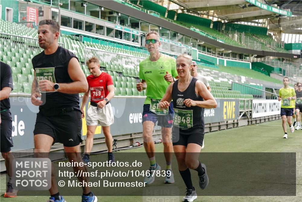 13.09.2026 - 21. swb-Marathon Bremen Michael Burmester http://msf.ph/oto/10467839 13.09.2026 12:57:26 Laufen im Stadion 141, 307, 334, 431, 511, 672, 769, 776, 789, 790, 857, 876, 909, 926, 948, 1010, 1119, 1130, 1191, 1199, 1254, 1535, 1601, 1647, 1752, 1809, 1881, 1900, 1933, 1972, 2001, 2040, 2046, 2051, 2075, 2324, 2371, 2397, 2402, 2423, 2473, 2493, 2535, 2634, 2640, 2671, 2761, 2812, 2903, 2904, 2948, 3051, 3078, 3119, 3138, 3182, 3186, 3202, 3290, 3319, 3338, 3348, 3411, 3450, 3458, 3514, 3534, 3634, 3655, 3685, 3690, 3695, 3760, 3813, 3866, 3939, 4101, 4171, 4316, 4319, 4455 meine-sportfotos.de