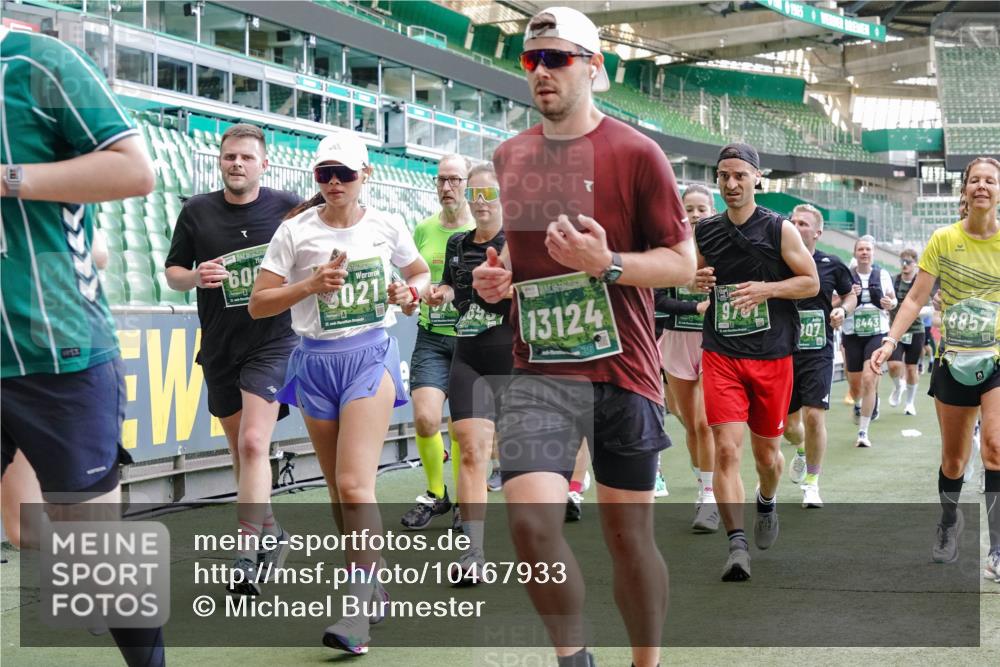 13.09.2026 - 21. swb-Marathon Bremen Michael Burmester http://msf.ph/oto/10467933 13.09.2026 13:13:42 Laufen im Stadion 118, 183, 270, 278, 349, 460, 514, 576, 600, 631, 695, 702, 768, 933, 950, 956, 1005, 1143, 1286, 1334, 1392, 1408, 1426, 1573, 1596, 1641, 1818, 1819, 1991, 2005, 2024, 2035, 2079, 2233, 2264, 2387, 2412, 2439, 2457, 2461, 2478, 2505, 2521, 2540, 2564, 2612, 2665, 2684, 2693, 2765, 2773, 2792, 2815, 2816, 2829, 2860, 2884, 2887, 2895, 2921, 2963, 2966, 2972, 2975, 3016, 3111, 3155, 3209, 3253, 3277, 3293, 3304, 3313, 3378, 3405, 3428, 3434, 3653, 3661 meine-sportfotos.de