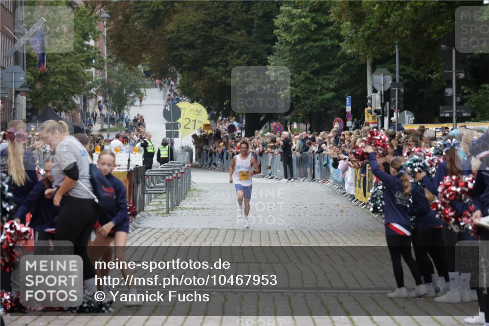 13.09.2026 - Kiel Lauf Yannick Fuchs http://msf.ph/oto/10467953 13.09.2026 10:17:43 Ziel 364, 11389 meine-sportfotos.de
